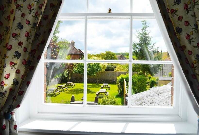 Hotel The Star And Garter