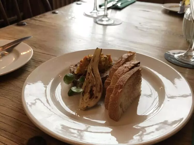 Hotelli The Star And Garter