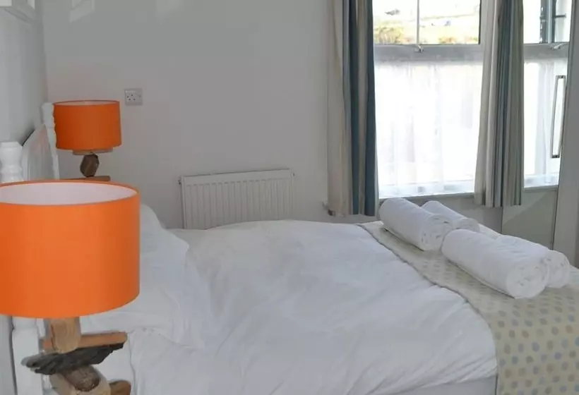 Отель Tregony Guest House