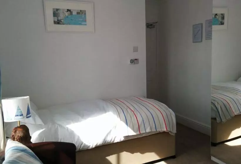 Отель Tregony Guest House