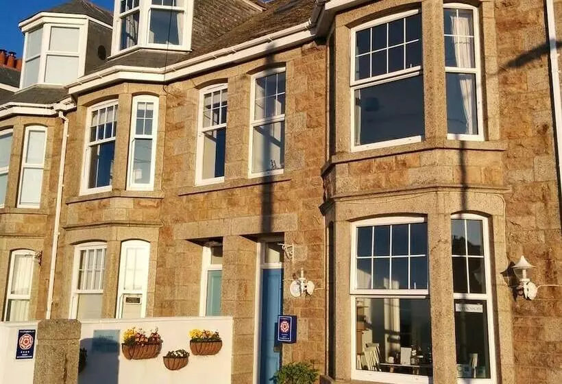 Отель Tregony Guest House