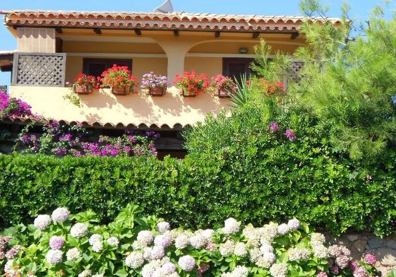 Baia De Bahas Apartaments & Resort