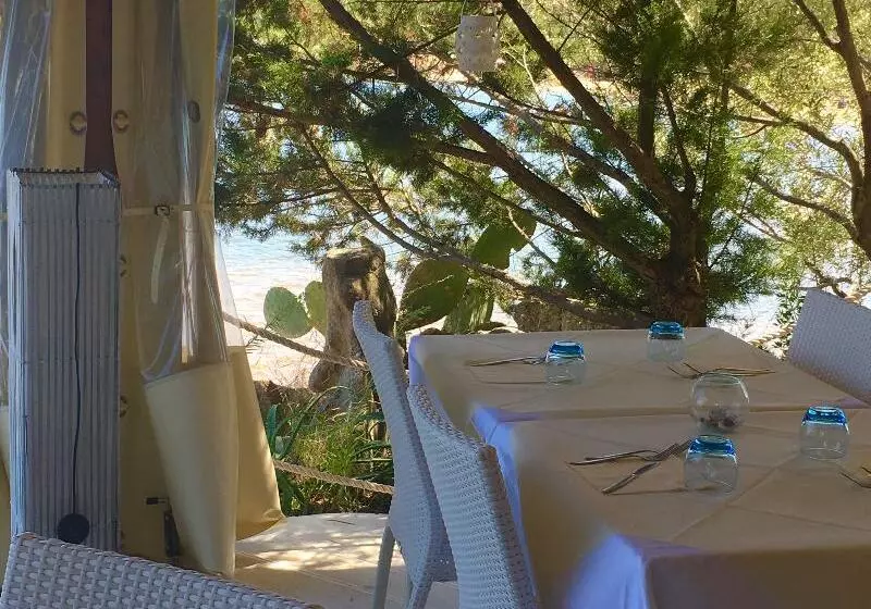 Baia De Bahas Apartaments & Resort