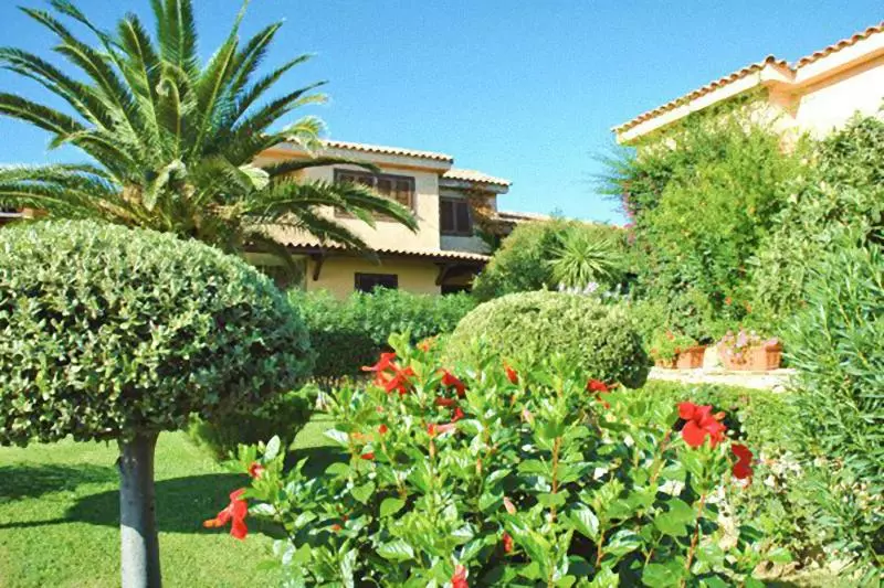 Baia De Bahas Apartaments & Resort