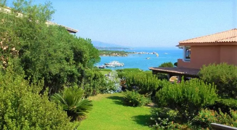 Baia De Bahas Apartaments & Resort