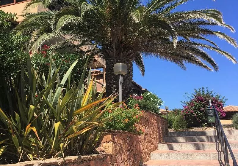 Baia De Bahas Apartaments & Resort