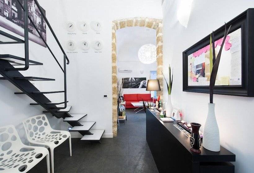 住宿加早餐  White