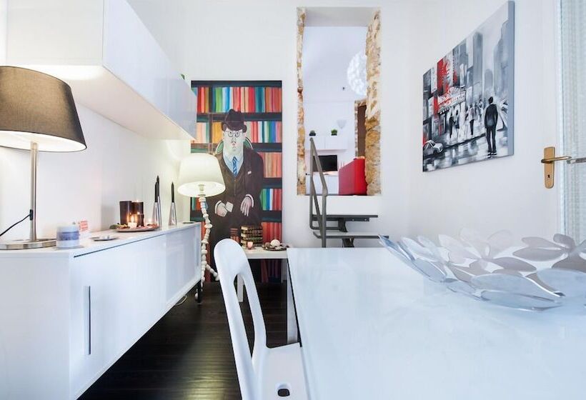 住宿加早餐  White