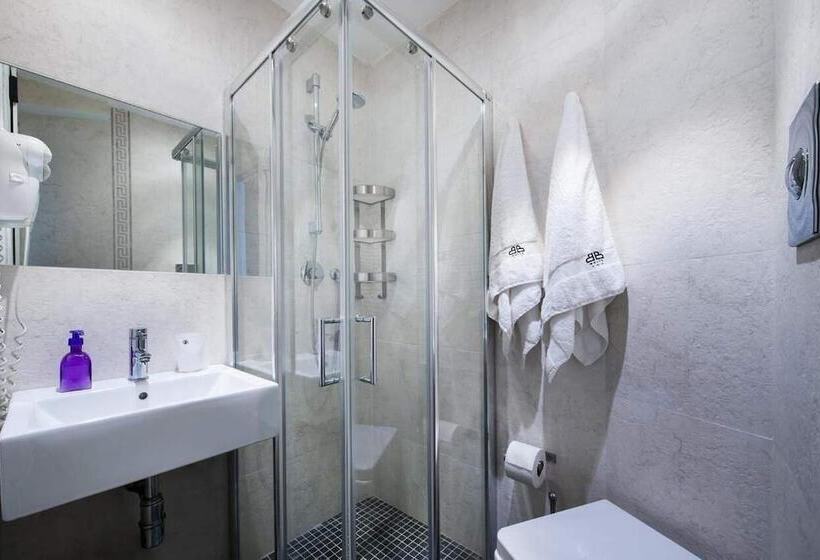 住宿加早餐  White