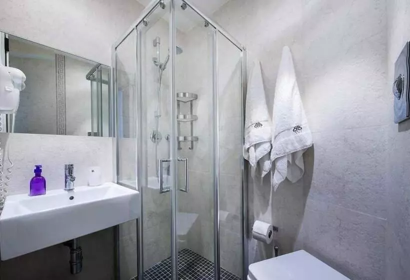 تختخواب و صبحانه White