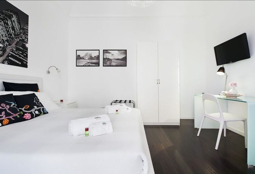 住宿加早餐  White