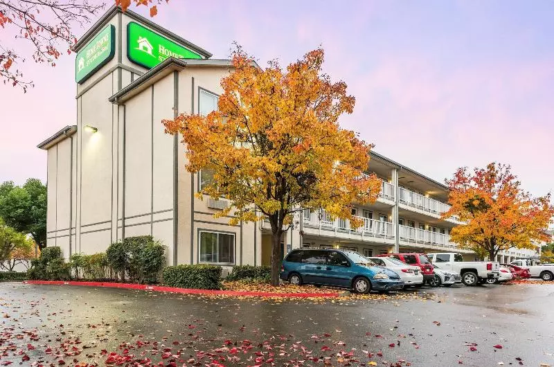 Hometowne Studios By Red Roof Rancho Cordova