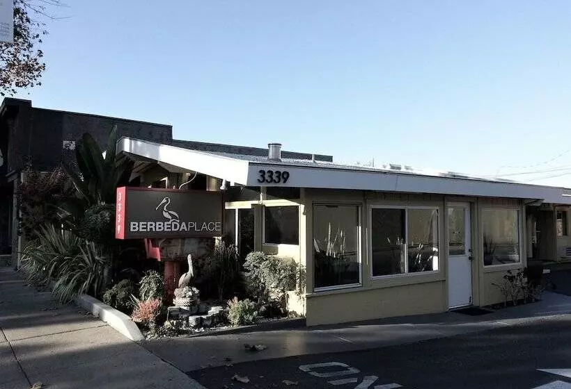 בית מלון כפרי Palo Alto Lodge