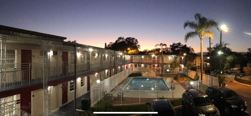 בית מלון כפרי Budget Inn St.petersburg