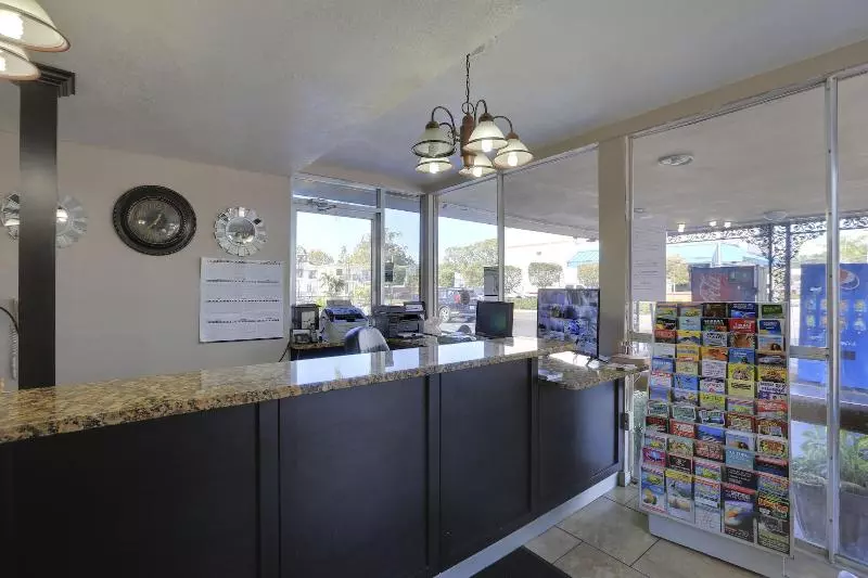 酒店 Budget Inn St.petersburg