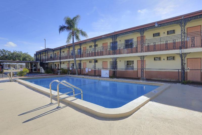 בית מלון כפרי Budget Inn St.petersburg