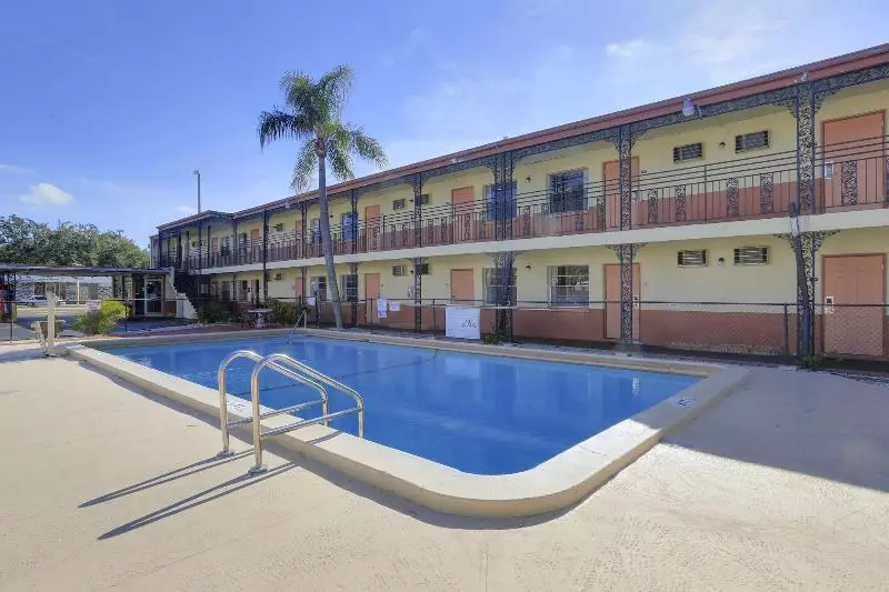 酒店 Budget Inn St.petersburg