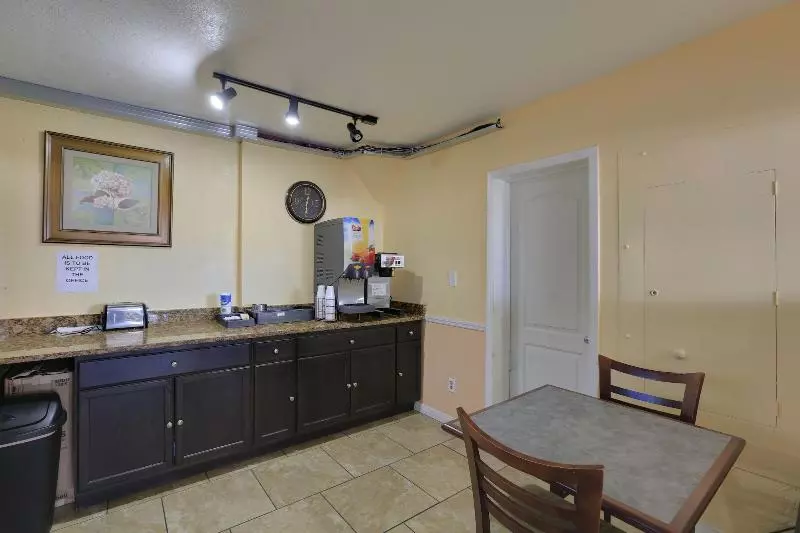 酒店 Budget Inn St.petersburg