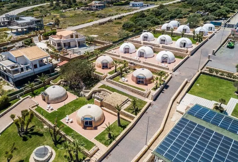 هتل Capo Campolato