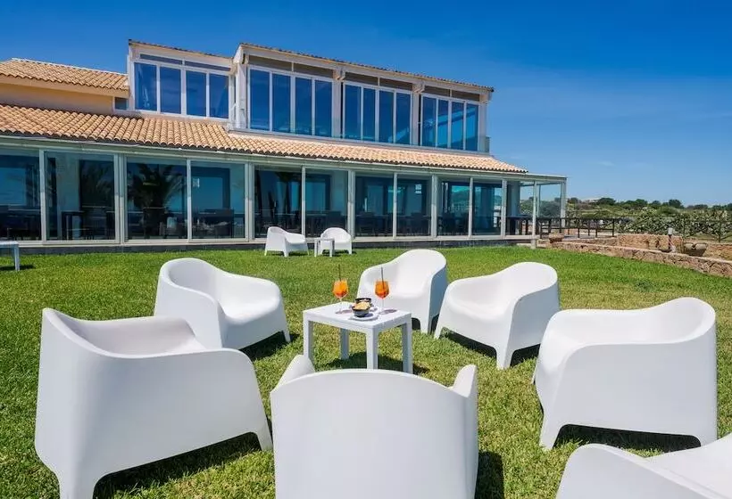 هتل Capo Campolato