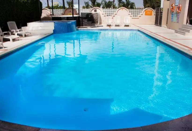 فندق Del Mar Inn Rosarito