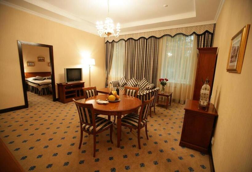 هتل Grand Tien Shan