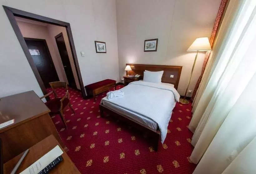 هتل Grand Tien Shan