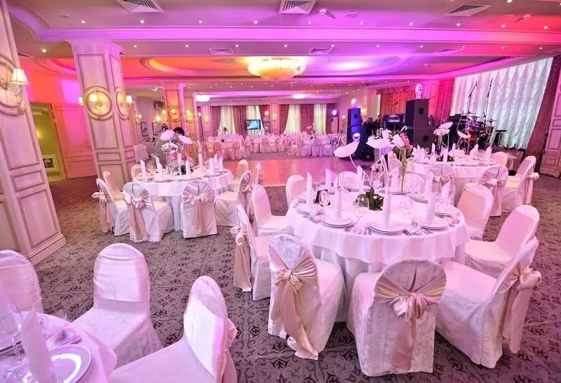 هتل Grand Tien Shan