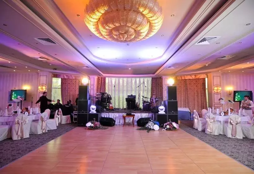 هتل Grand Tien Shan