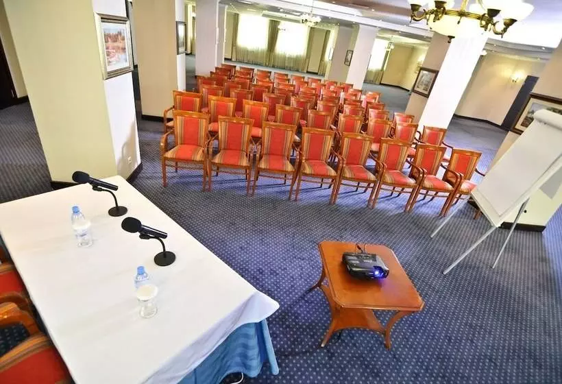 هتل Grand Tien Shan