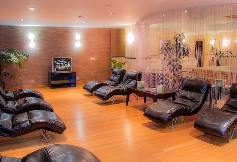 هتل Grand Tien Shan