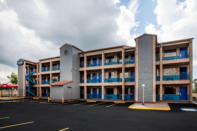 בית מלון כפרי Howard Johnson By Wyndham Houston Hobby