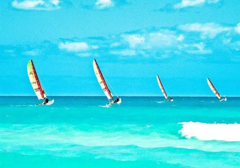 Memories Flamenco Beach Resort