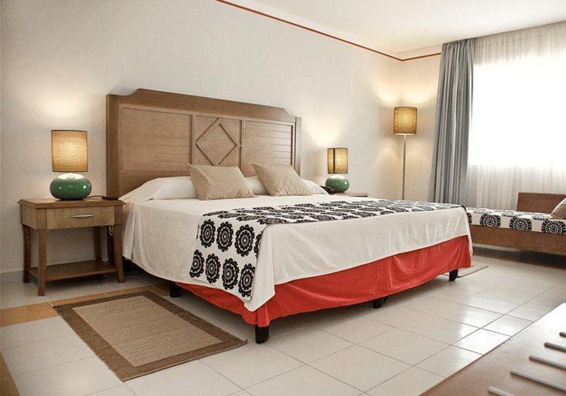 Memories Flamenco Beach Resort