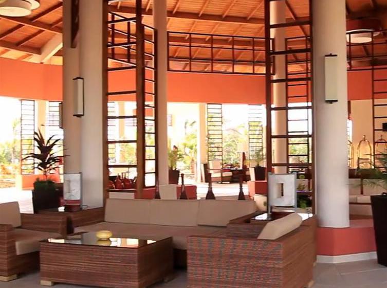 Memories Flamenco Beach Resort