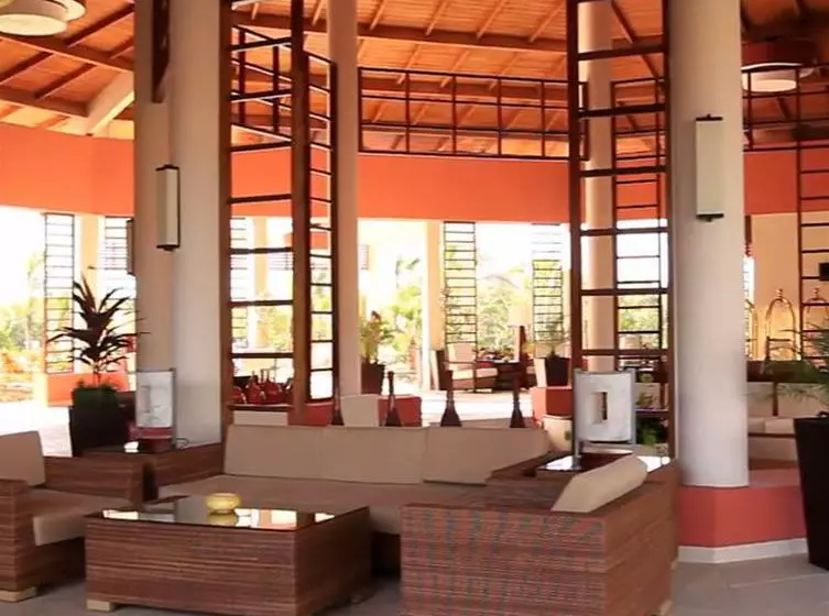 Memories Flamenco Beach Resort