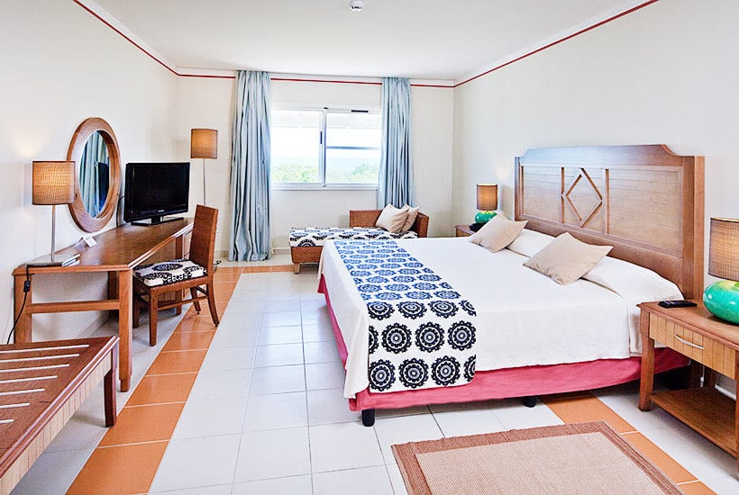 Memories Flamenco Beach Resort