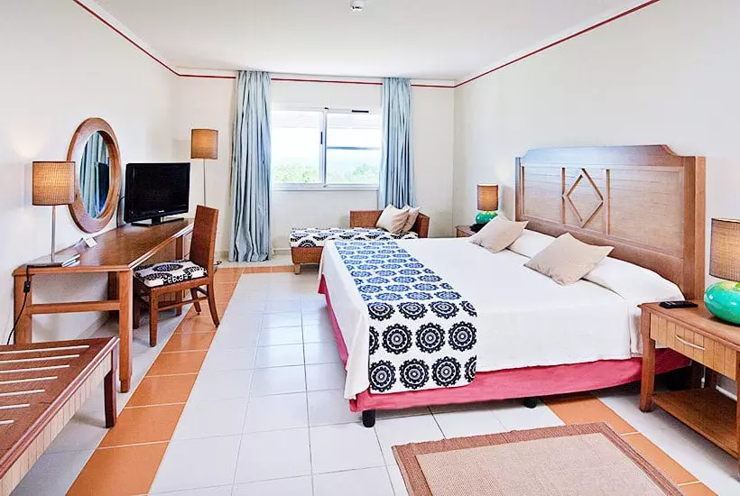 Memories Flamenco Beach Resort