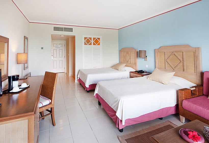 Memories Flamenco Beach Resort