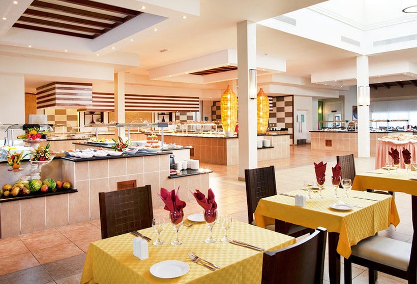 Memories Flamenco Beach Resort