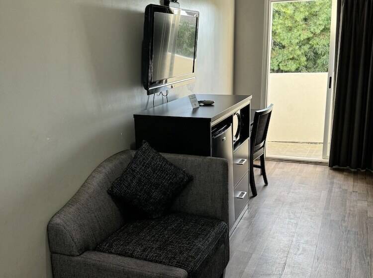 בית מלון כפרי Moonlite Inn