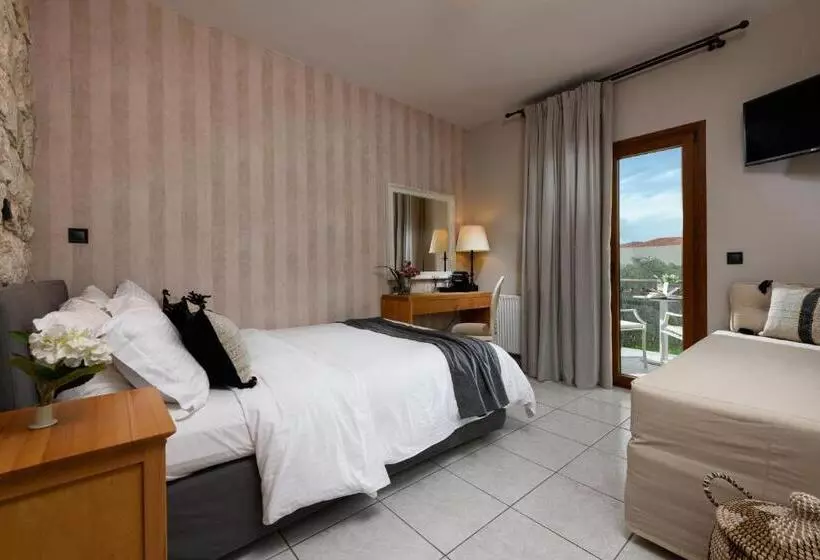 هتل Nikoleta Luxury Villa