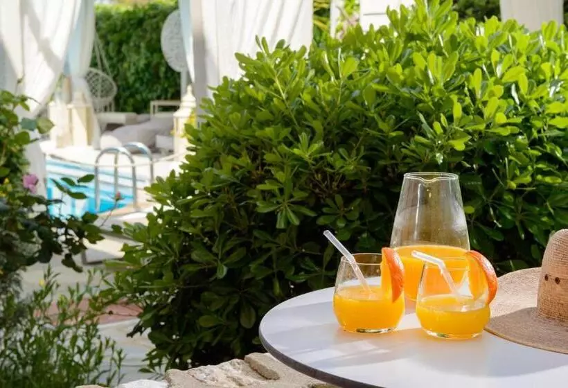 هتل Nikoleta Luxury Villa