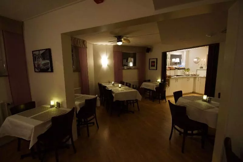 Peninsula Hotel Dar Es Salaam