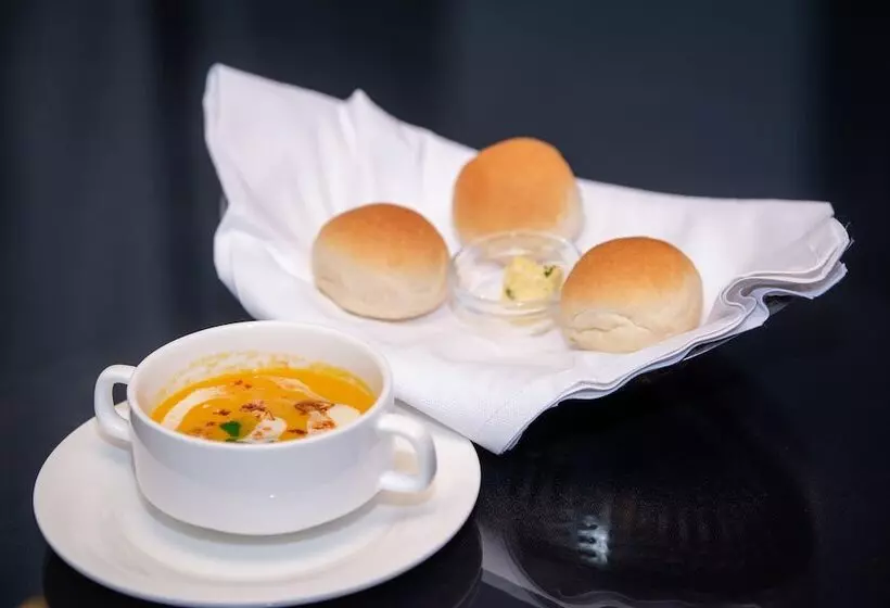 Peninsula Hotel Dar Es Salaam