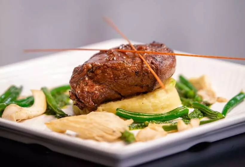 Peninsula Hotel Dar Es Salaam