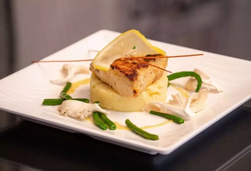 Peninsula Hotel Dar Es Salaam