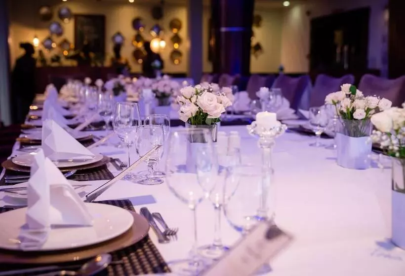 Peninsula Hotel Dar Es Salaam