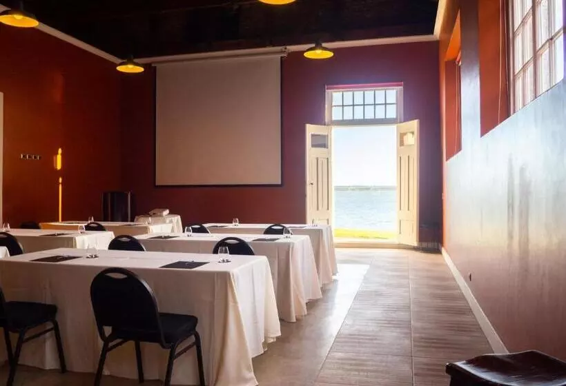 Отель The Singular Patagonia