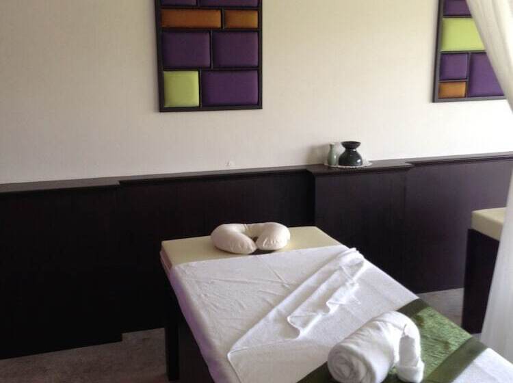 Mae Jo Golf Resort & Spa